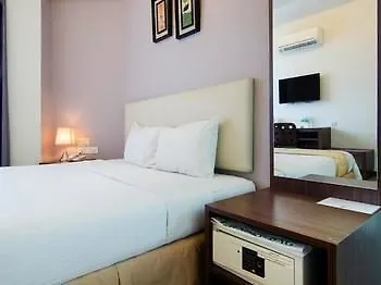 ג'והור בהרו 8 Days Boutique Hotel @ Mount Austin Jb 2*, ג'והור בהרו